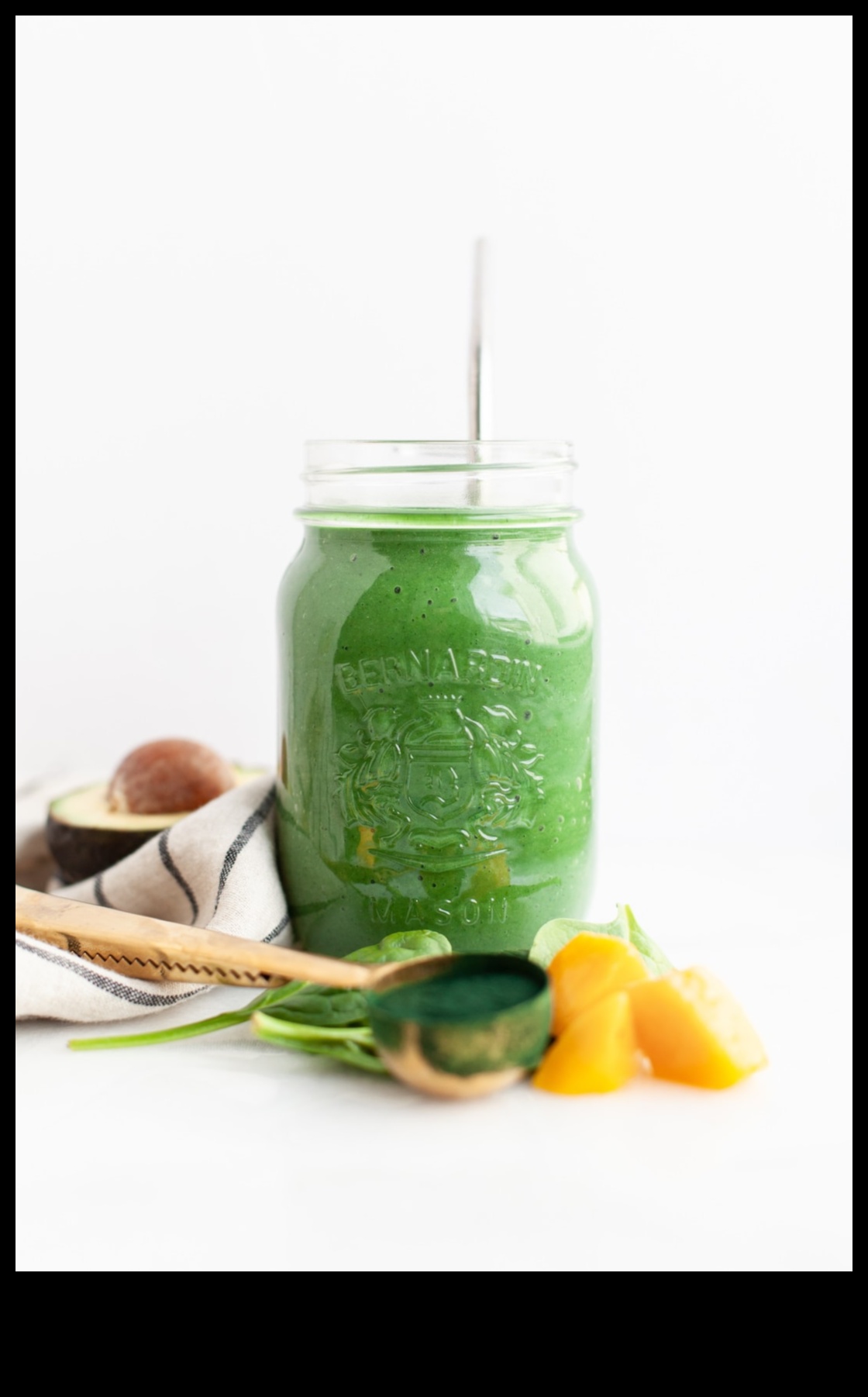 Spirulina Sürprizi: Süper Gıdayı Yeşil Smoothielerinize Dahil Edin